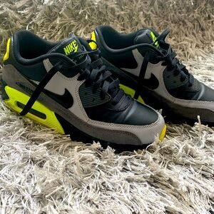 Nike Air Max 90 LTR (GS) - Black/Black Wolf Grey/Dark Grey Size 6Y